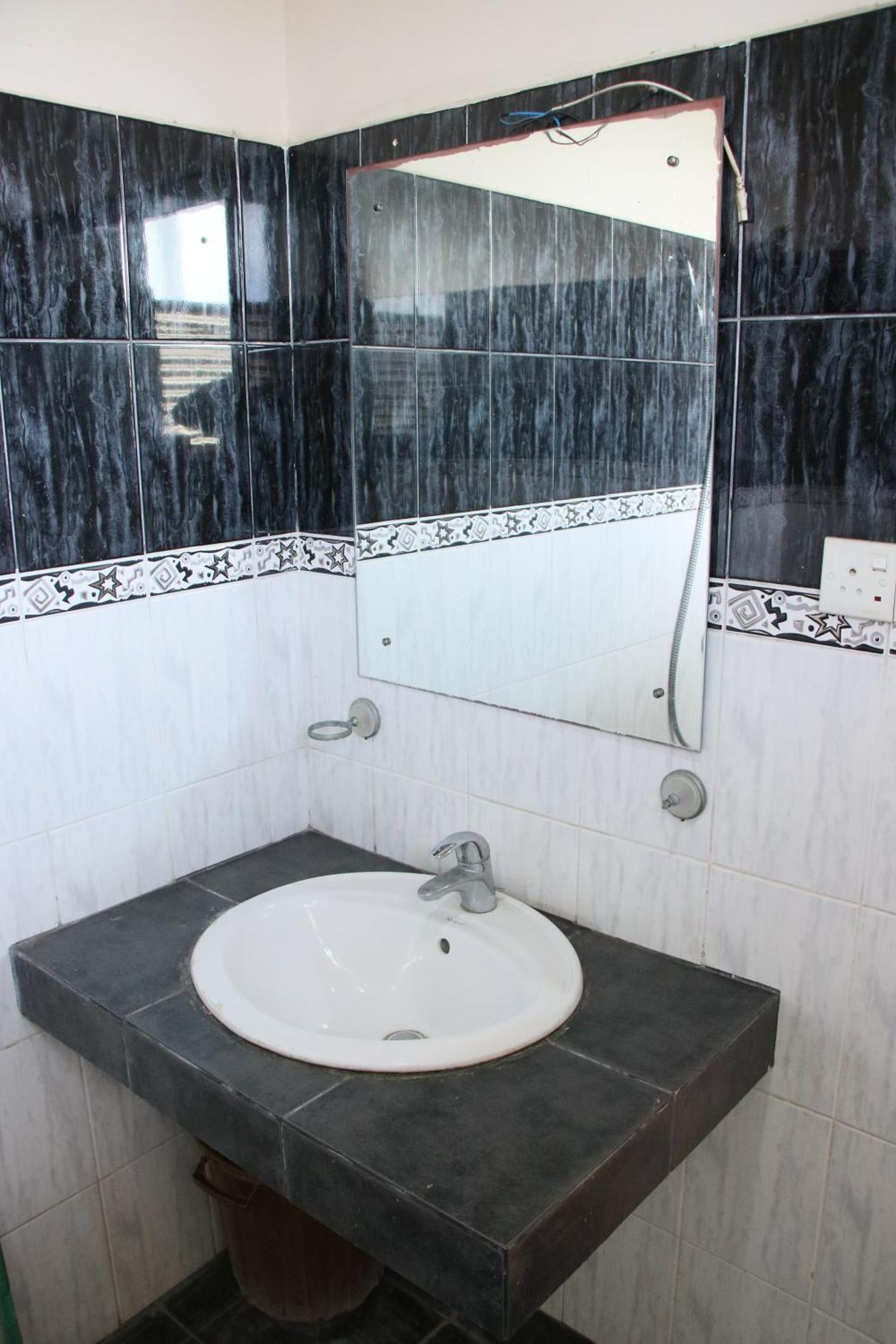 Caritas Rest Hotel Galle Ngoại thất bức ảnh